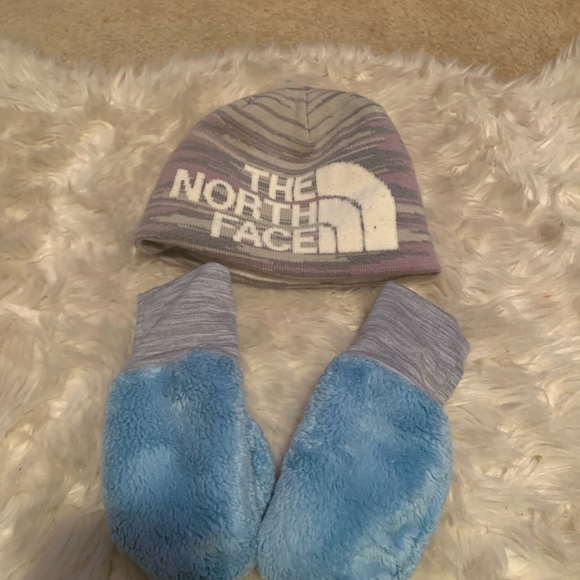 Toddler The North Face Beanie Hat & Furry Mittens - Picture 3 of 4